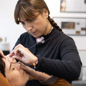Método de depilación con hilo de Tania Pereira